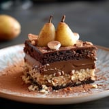 Crunchy chocolate-pear cake